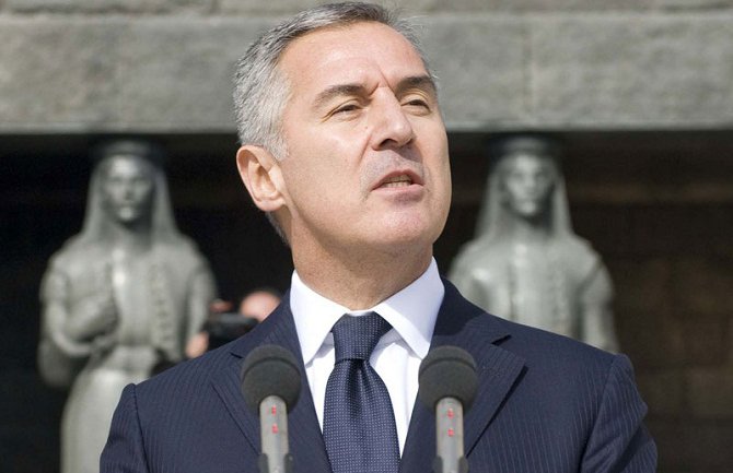 Đukanović čestitao premijeru Mahlabu nacionalni dan
