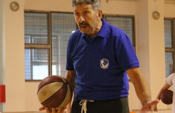 Umro legendarni makedonski košarkaš i trener Janko Lukovski
