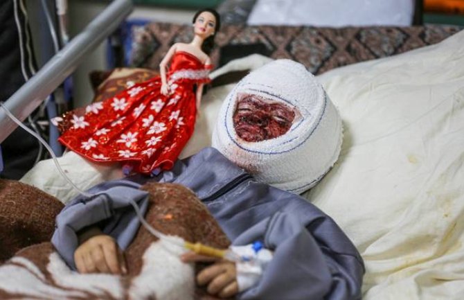 4-godišnja Palestinka evakuisana nakon izraelske racije na bolnicu Shifa