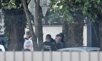 Uz velike mjere obezbjeđenja Knežević sproveden do Višeg suda: Na sebi nosio pancir, kordon policije obezbjeđivao prostor